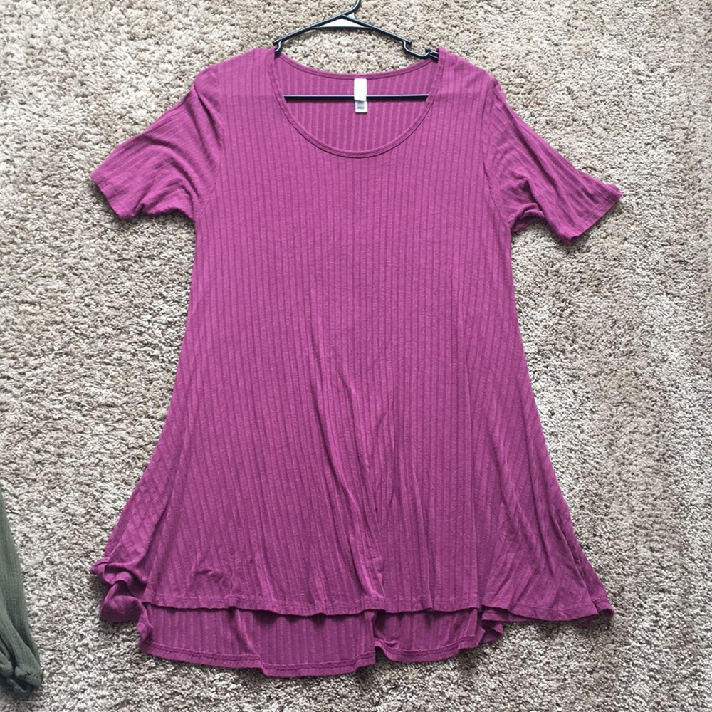 Lularoe magenta top size M
